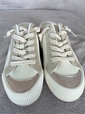 Blush Kids Low-Top Sneakers in Metallic Taupe and Cream